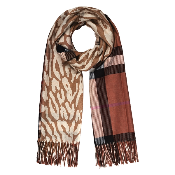 Scarf burberry look